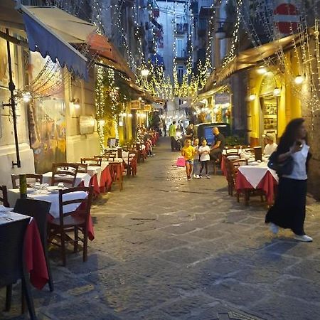 White Home Quartieri Spagnoli Napoli Esterno foto