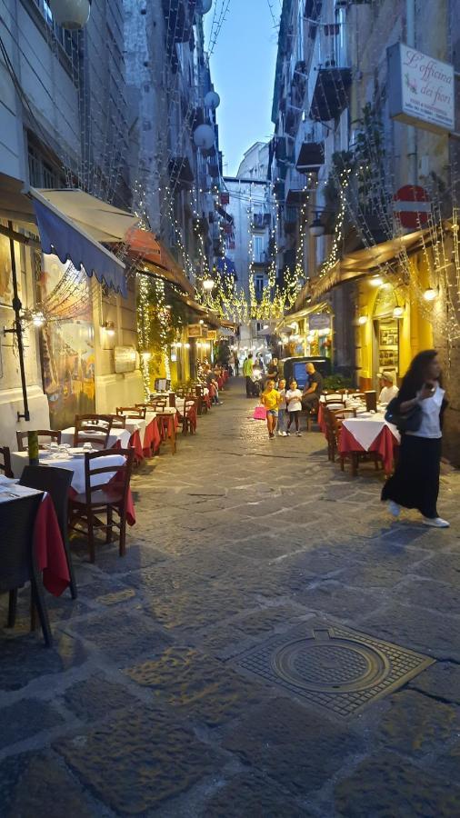 White Home Quartieri Spagnoli Napoli Esterno foto
