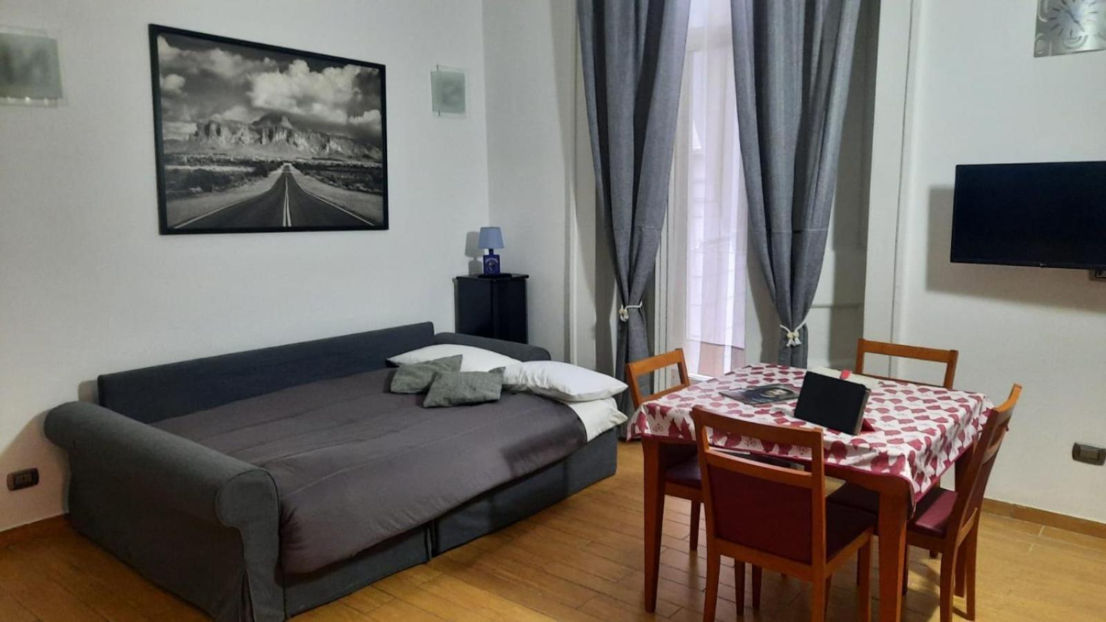 White Home Quartieri Spagnoli Napoli Esterno foto