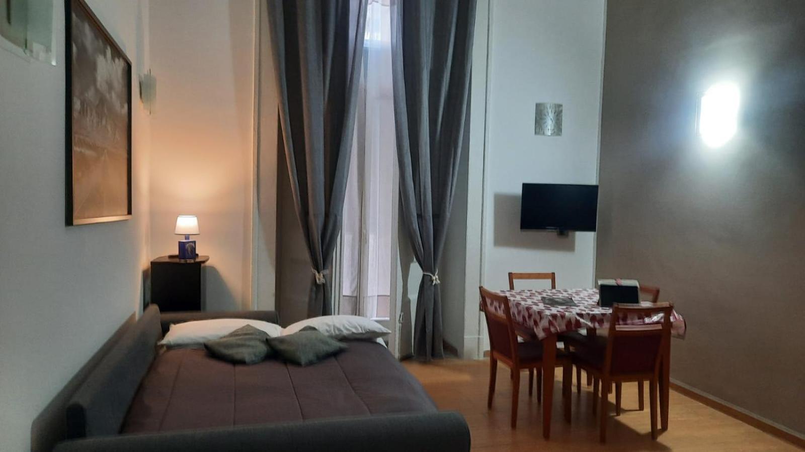 White Home Quartieri Spagnoli Napoli Esterno foto